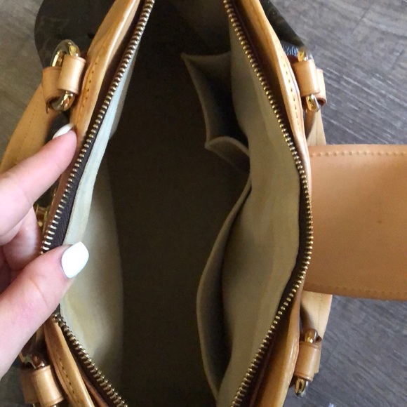 Louis Vuitton Boetie Handbag Monogram Canvas MM! - Picture 5 of 9